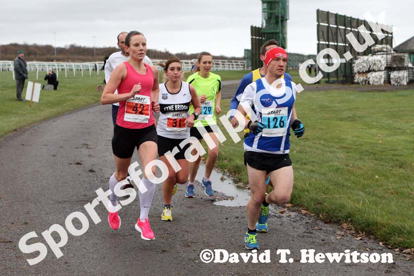 Orange 42 and blue 126, Newcastle Racecourse Half/Marathon/50k, Newcastle Racecourse, Gosforth, Newcastle. Photo: David T. Hewitson/Sports for All Pics